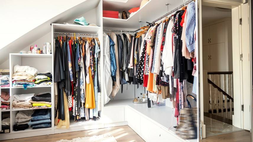 1. Não jogue fora roupas que não quer mais