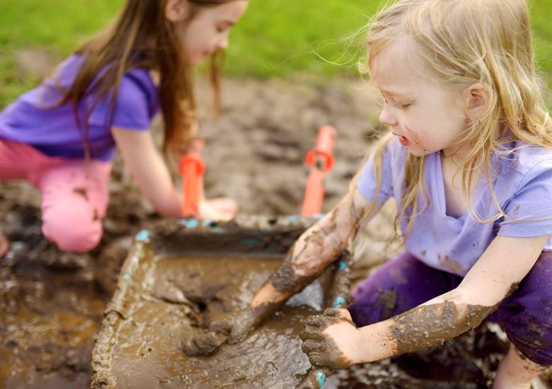 Cómo remover manchas de lodo con Vanish®