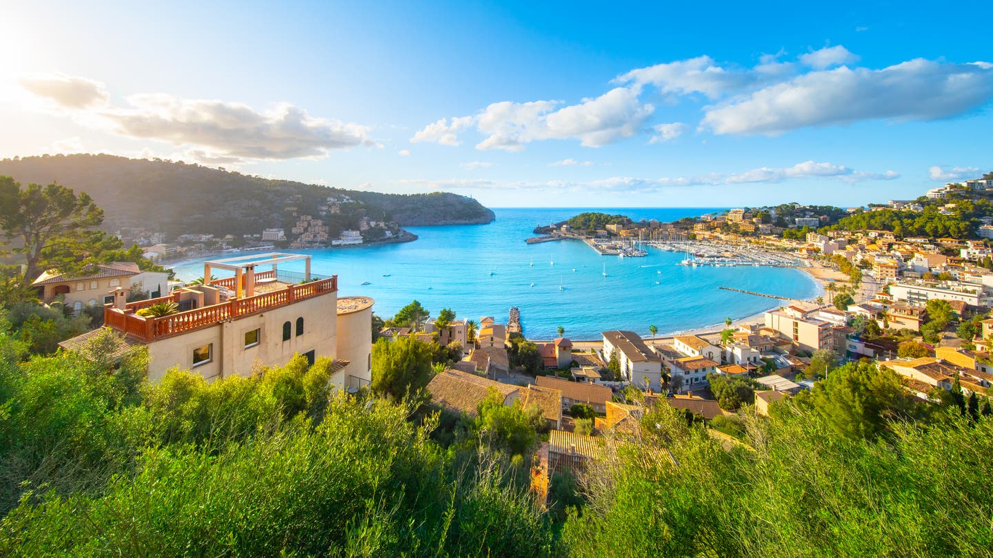 Blick auf Port de Soller in Mallorca