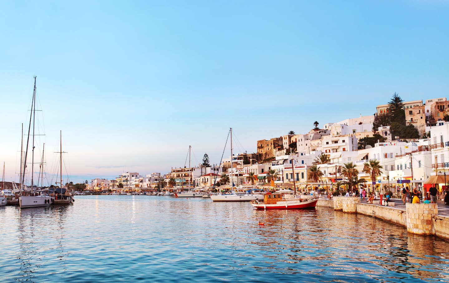 Die Altstadt von Naxos bei Sonnenuntergang