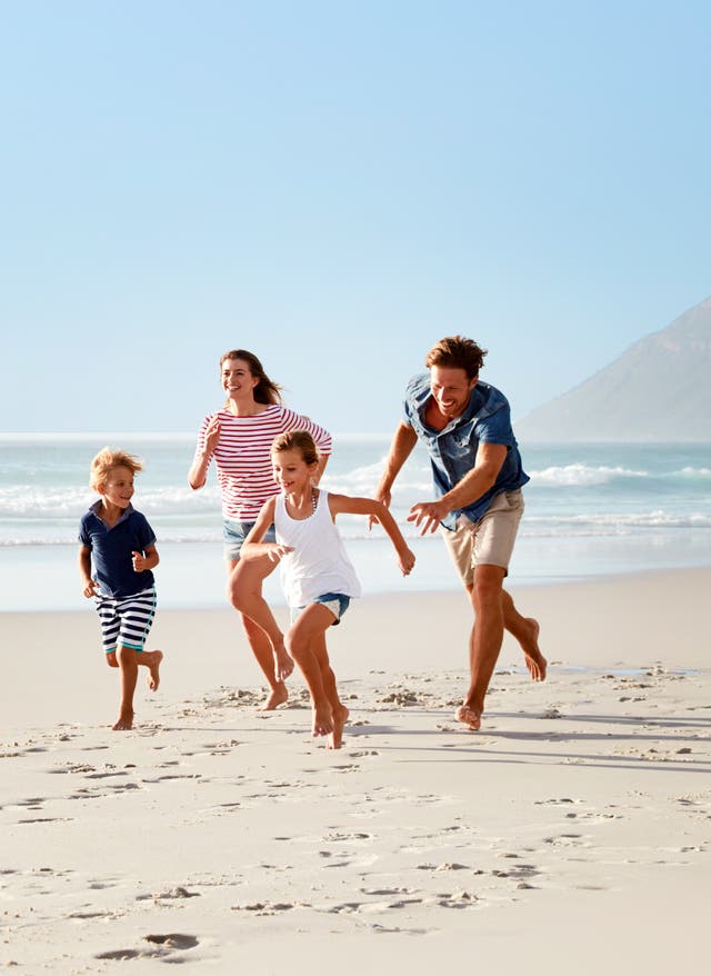 Familienurlaub Familie am Strand