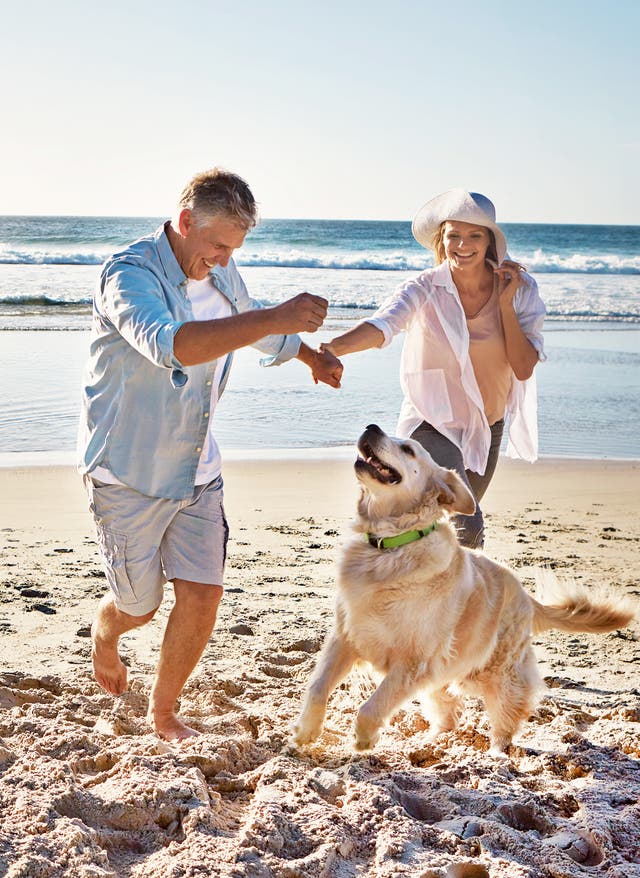 Urlaub mit Hund Paar mit Hund