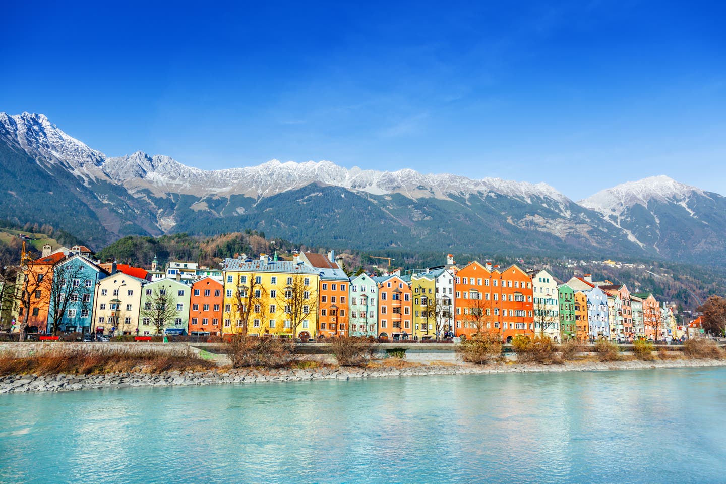 Innsbruck, Blick auf Häuserzeile am Inn