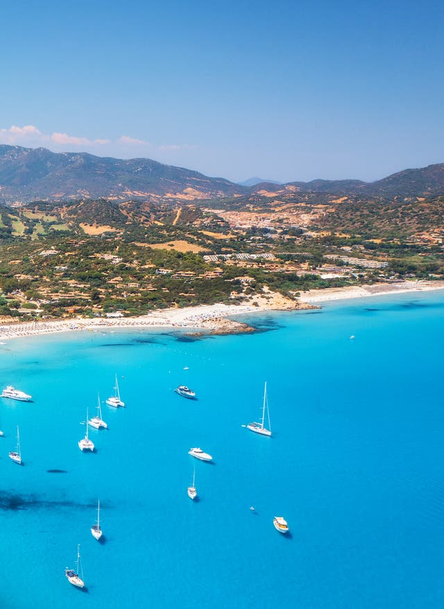 Zu den Angeboten Bucht auf Sardinien