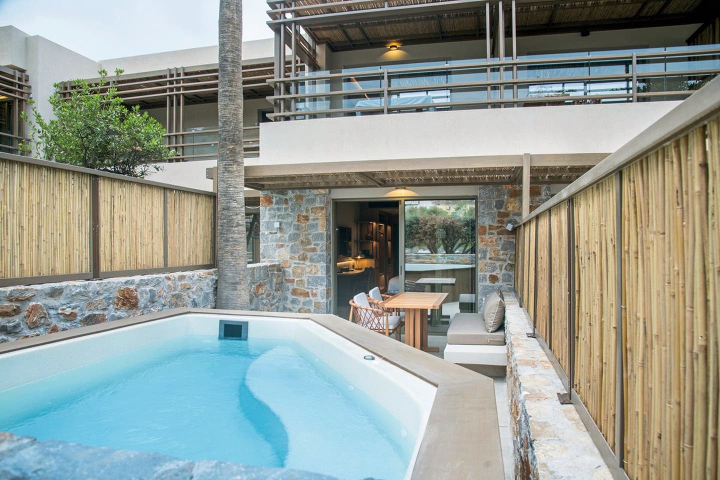 Wohnbeispiel Doppelzimmer Gartenblick Outdoor Jacuzzi