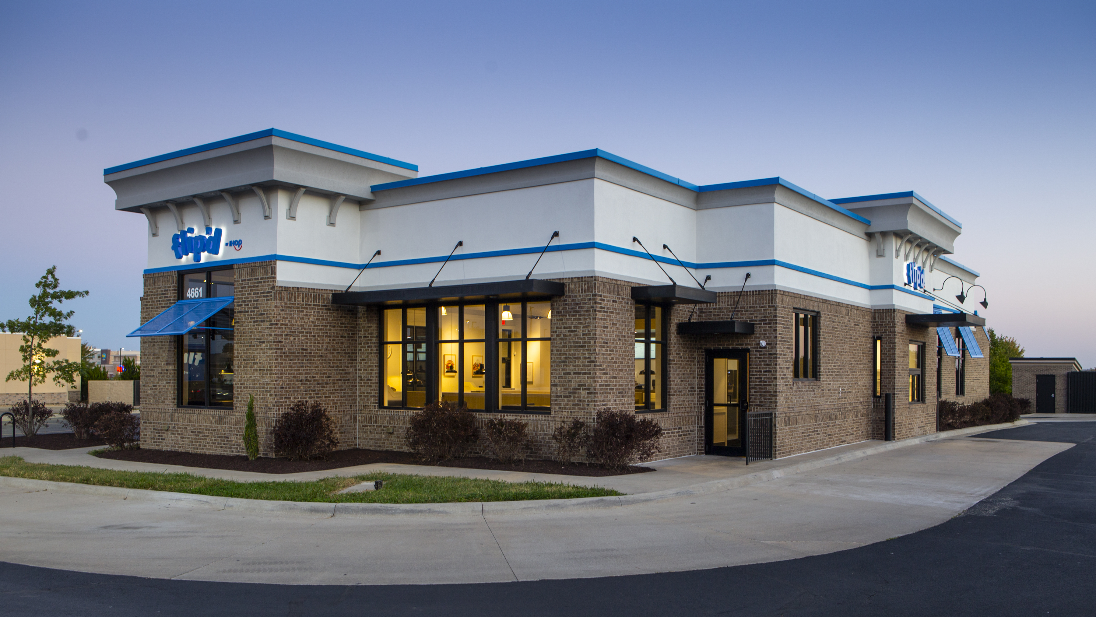 HOPダイナー様へ IHOP opens first fast-casual Flip'd restaurant