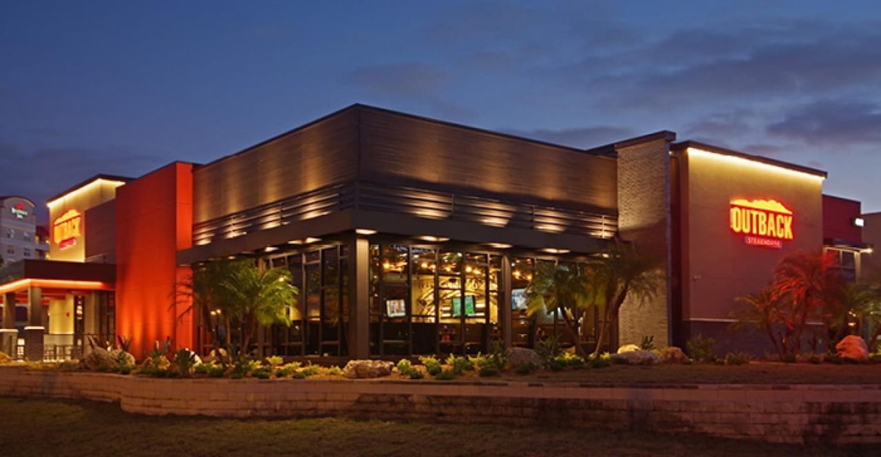 Outback Steakhouse to expand turnaround test