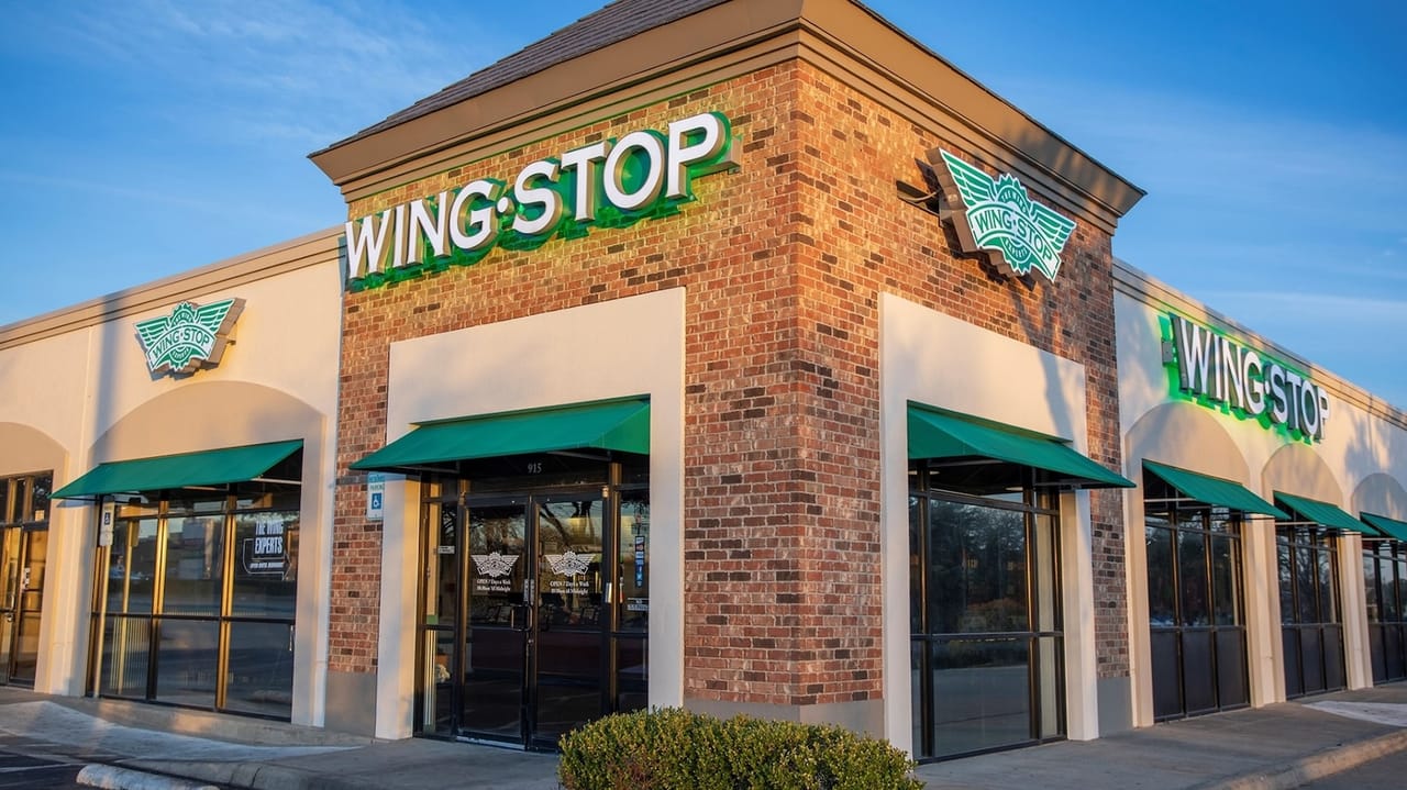 Wingstop’s smart kitchen improves speed and sales, executives say