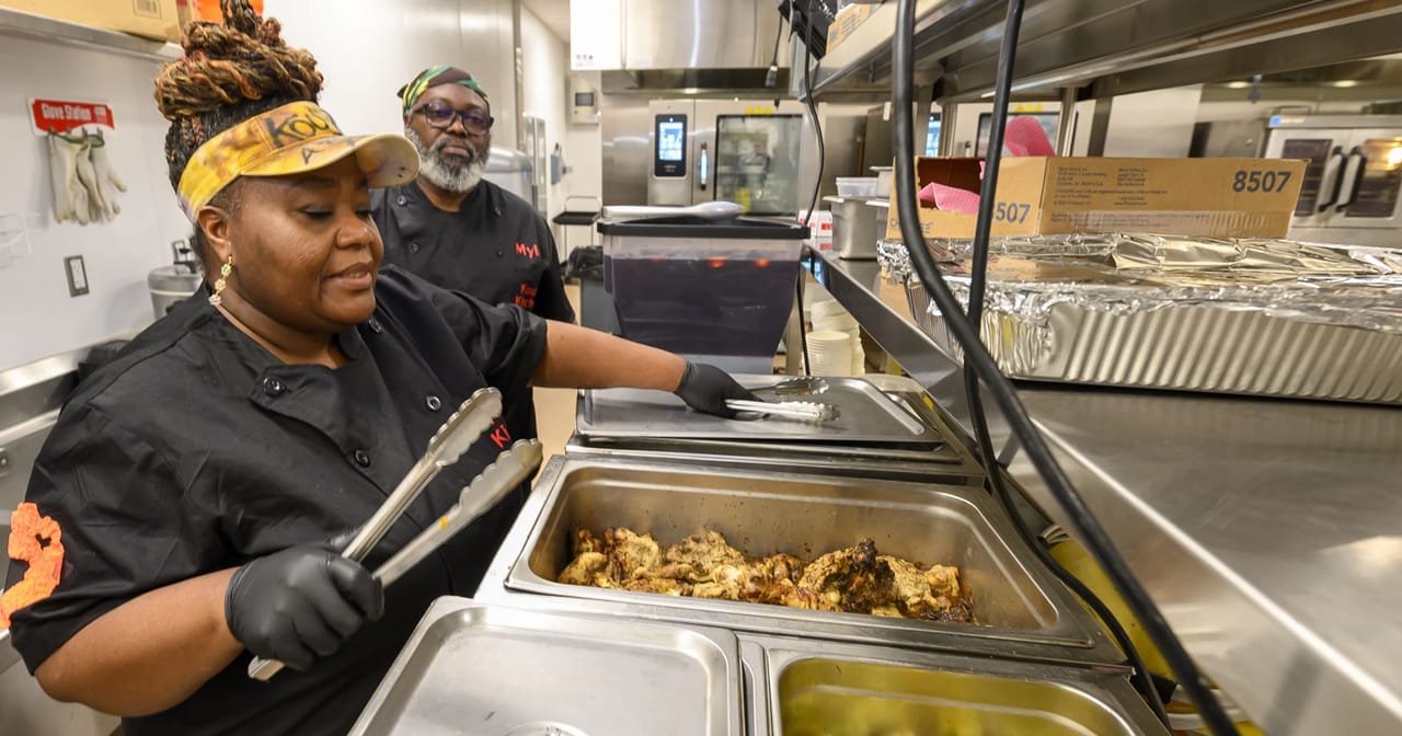 FoodWireDaily — Lehigh University's Clayton's Kitchen brings local restaurants to campus
