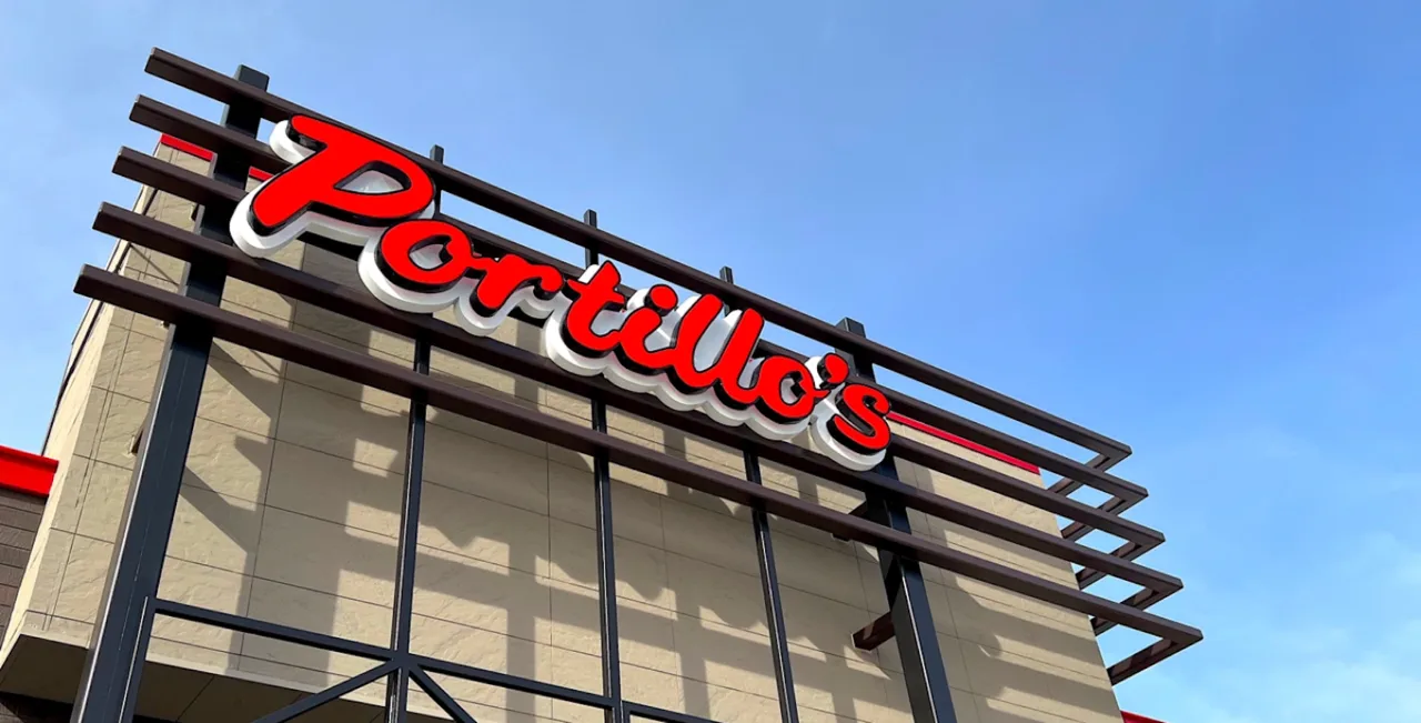 FoodWireDaily — Portillo’s to plant flagship in the heart of Chicago