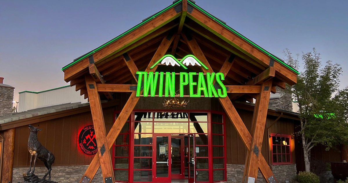 Twin Peaks Ceo Joe Hummel Resigns