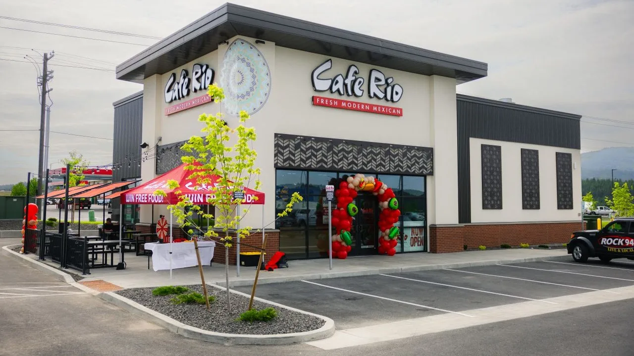FoodWireDaily — Mike Burns named CEO of Cafe Rio Fresh Modern Mexican