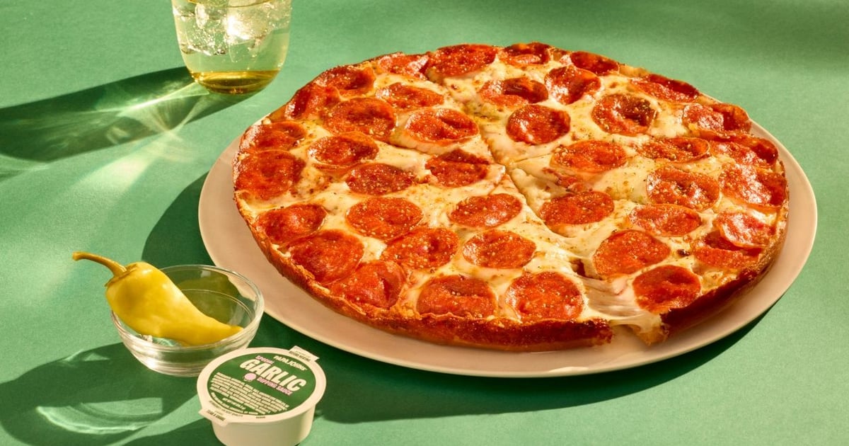 Papa Johns shakes up marketing leadership as struggles continue Papa Johns shakes up marketing leadership as struggles continue