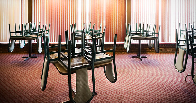 More than one in four Americans are actively avoiding eating out in ...