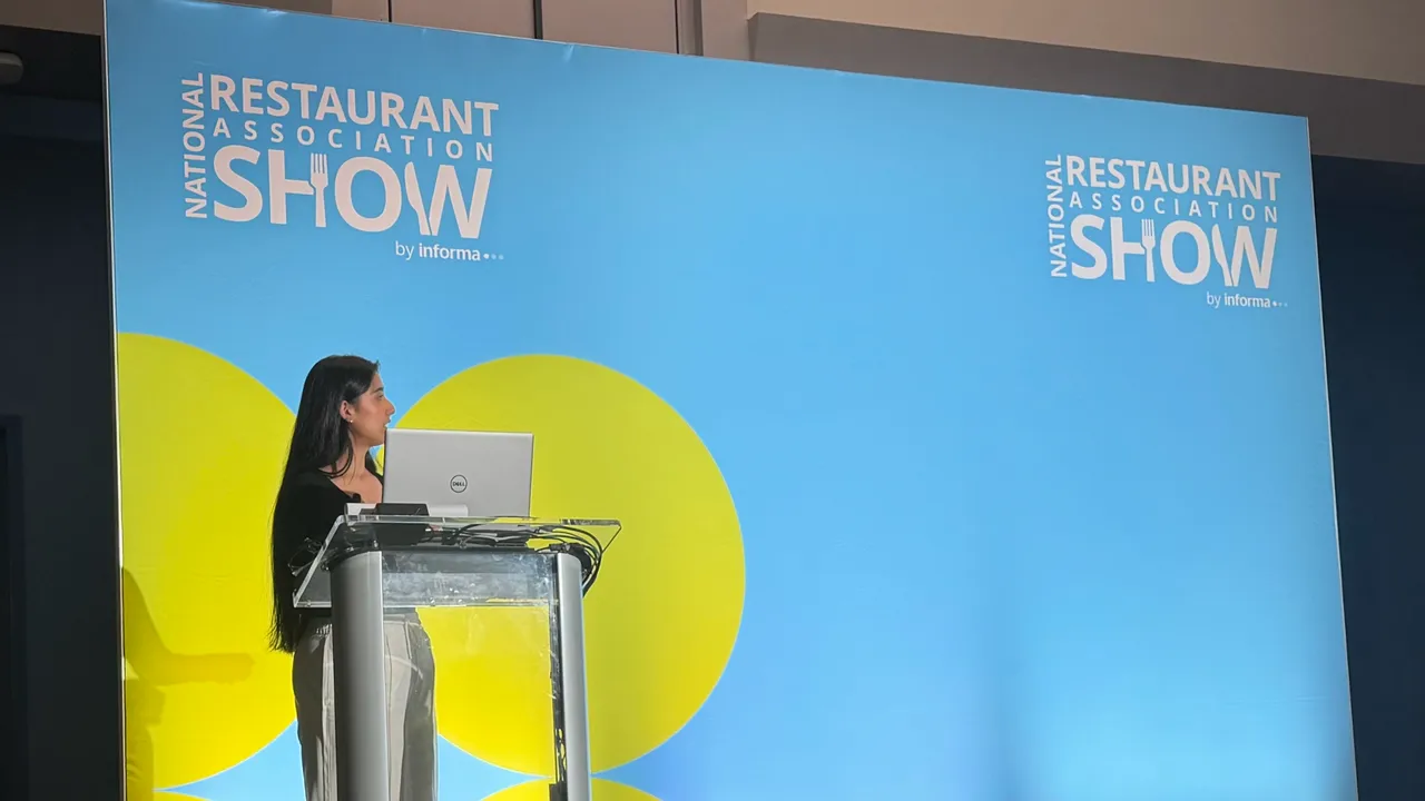 FoodWireDaily — Turning scrolls into seats: What restaurant operators should know about social media strategy