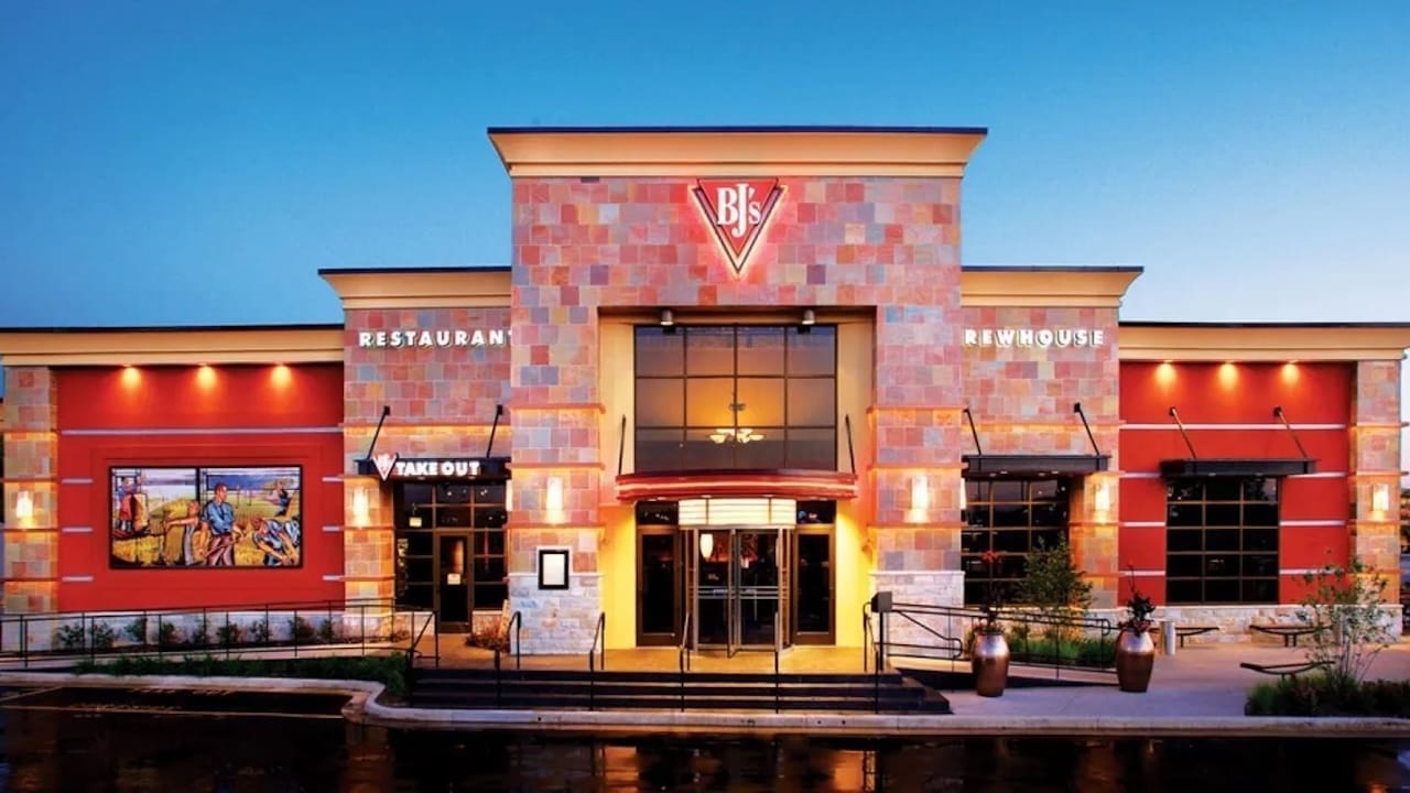 FoodWireDaily — BJ's Restaurants posts seventh straight quarter of growth