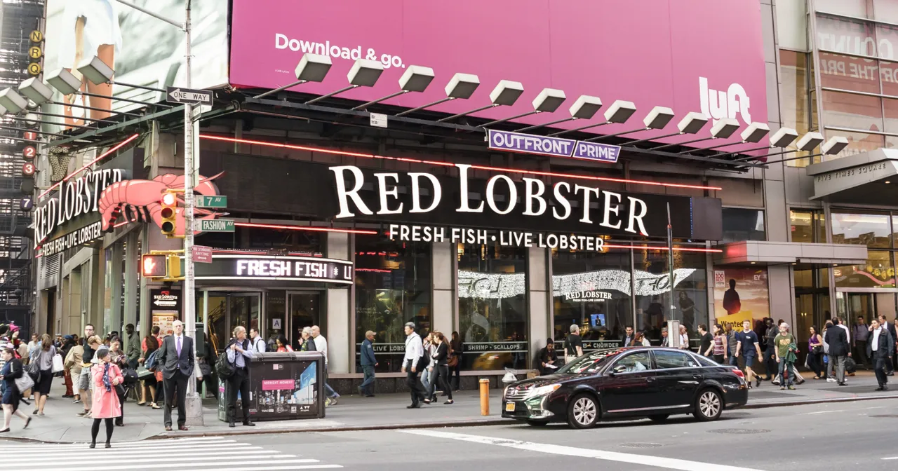 FoodWireDaily — Red Lobster to close Times Square location, citing construction