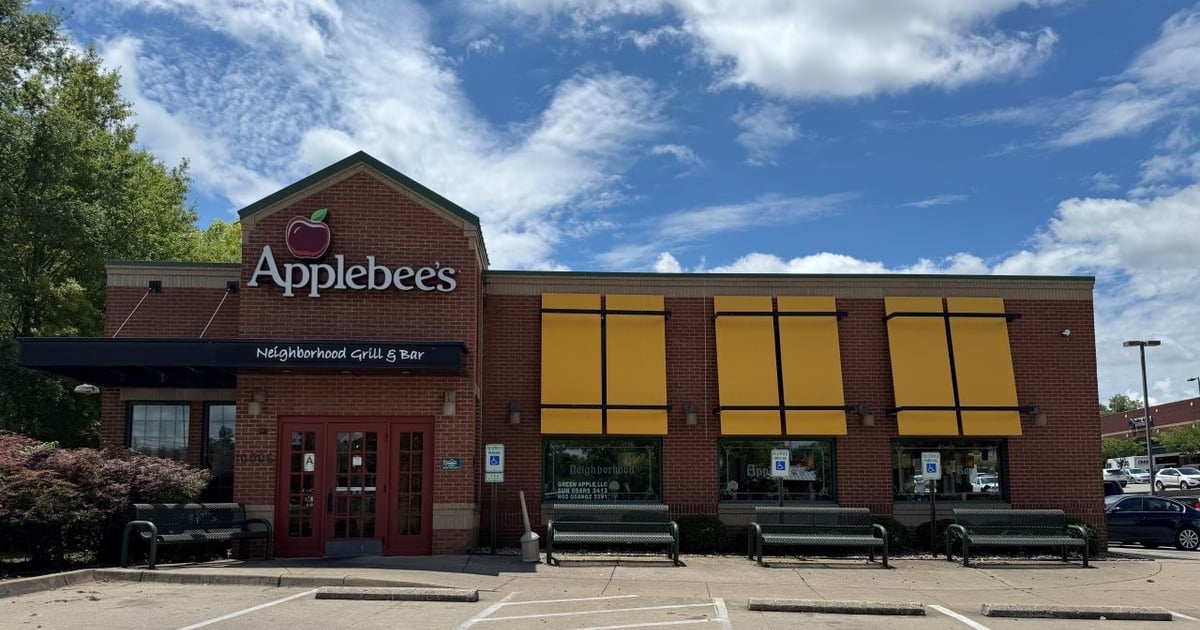 Applebee's Cook Applebee’s names new CMO, COO