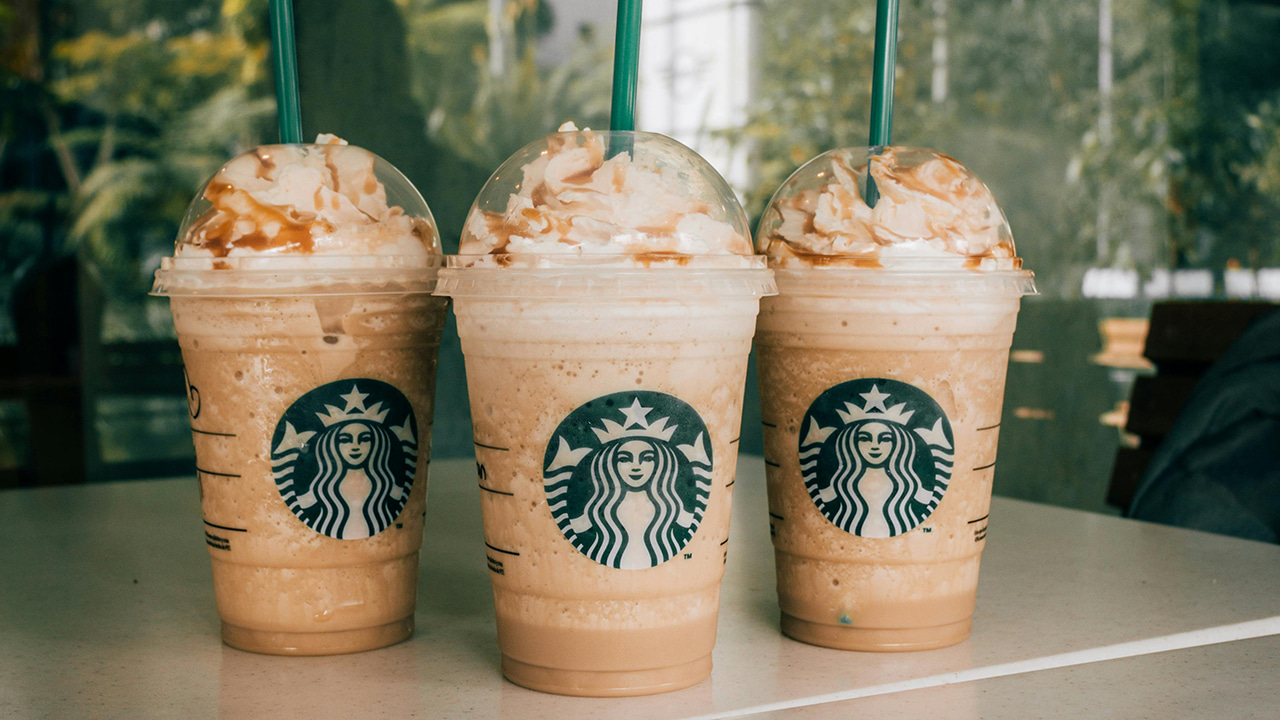 Starbucks पर ब्राजील के कॉफी फार्म्स में मजदूरों के शोषण का आरोप, अमेरिका में मुकदमा दायर 2 Starbucks is purging its menu of nine Frappuccinos
