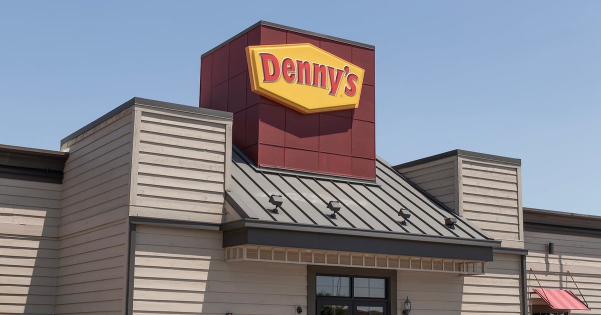 Denny’s hires a Cracker Barrel veteran as COO