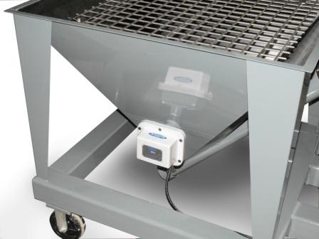 Screw Conveyor with Metal Detection Transfers Plastic Chips Screw Conveyor with Metal Detection Transfers Plastic Chips