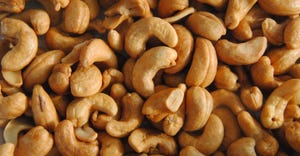 cashew-nuts-g487abd402_1920.jpg