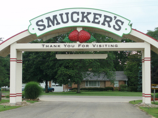 J.M. Smucker to Buy Conagra’s Wesson Oil Brand for $285M