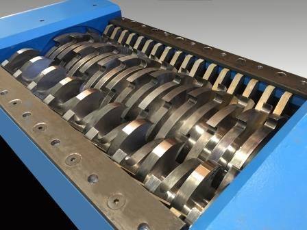 Twin-Shaft Shredder Has Patented, Counter-Rotating Cutter