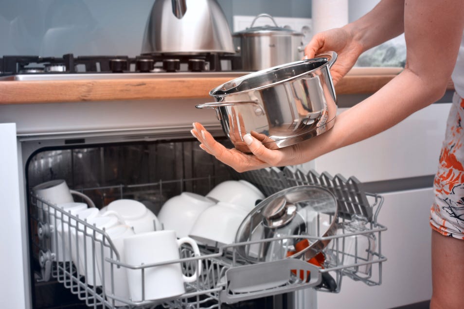 Cara Membersihkan Stainless Steel di Dishwasher