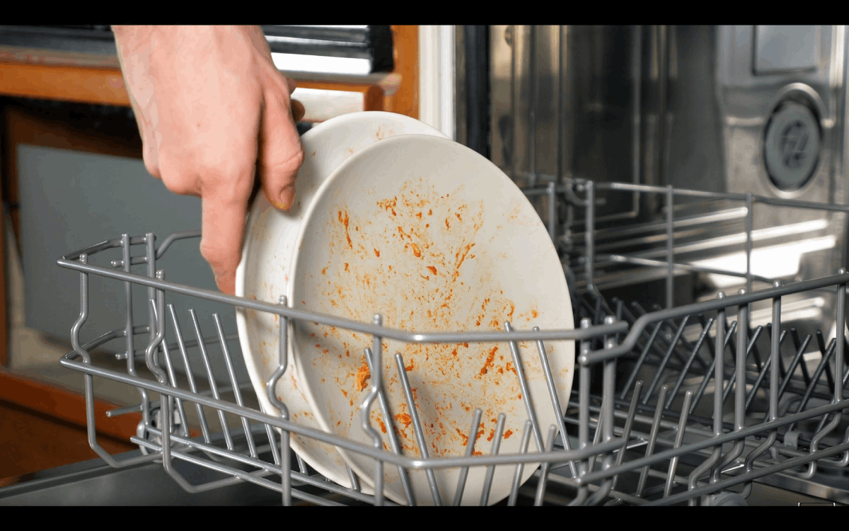 How much water does a dishwasher use?