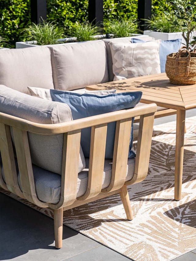 Houten tuinmeubelen