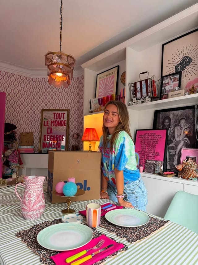 Guusje in de woonkamer.jpeg Guusje in de woonkamer.jpeg