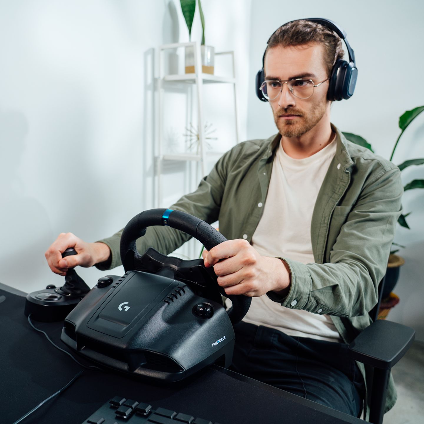 Racing 1200 px.png