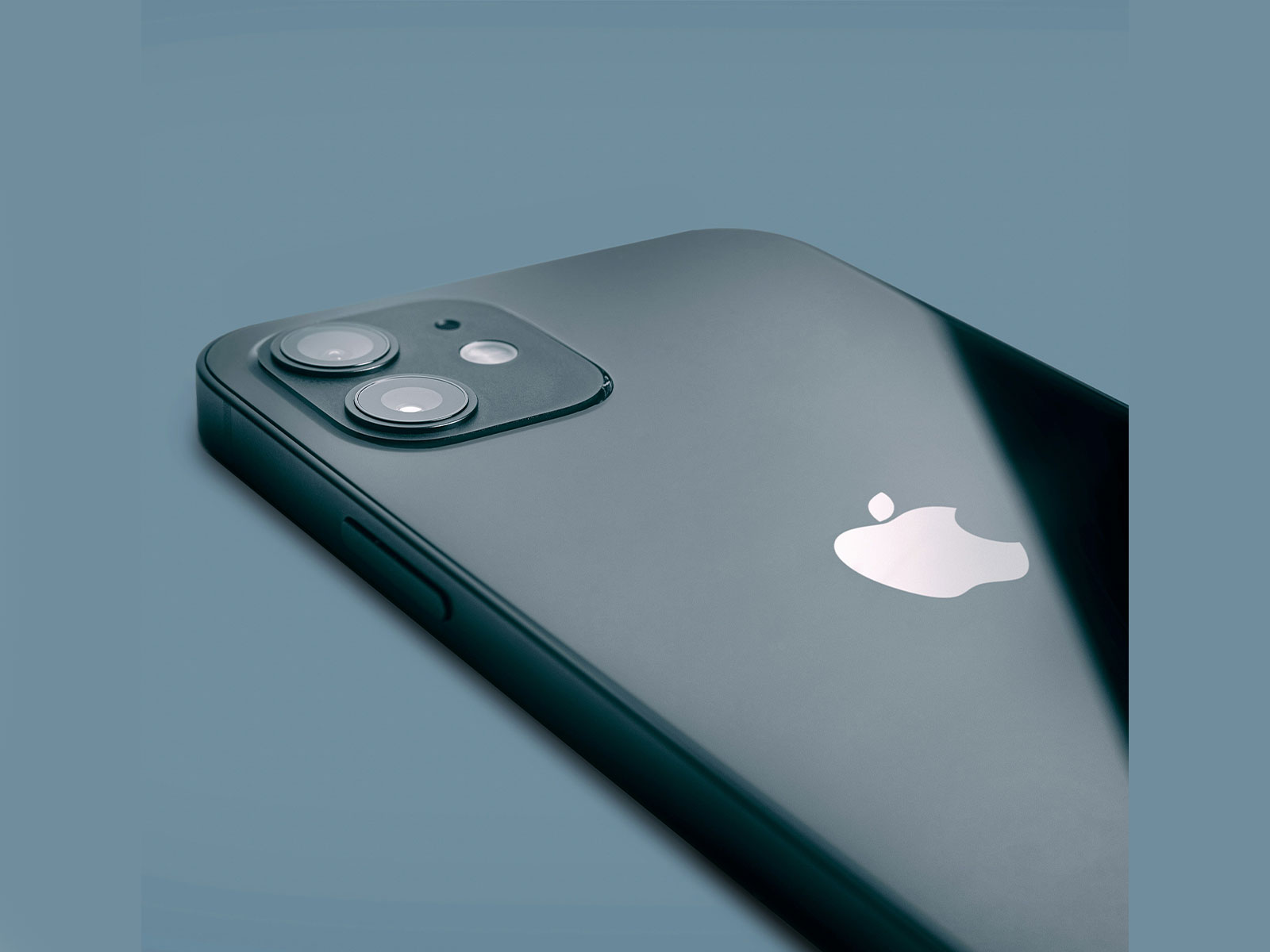 Apple-smartphone.jpg
