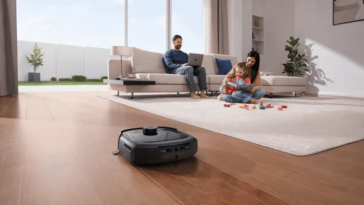Robotstofzuiger in woonkamer Robotstofzuiger in woonkamer