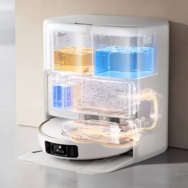 Robotstofzuiger dweil wassen met warm water.jpg Robotstofzuiger dweil wassen met warm water.jpg