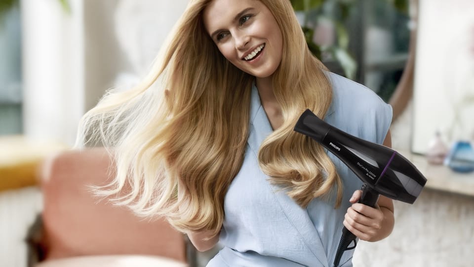 Vrouw_met_föhn.jpg