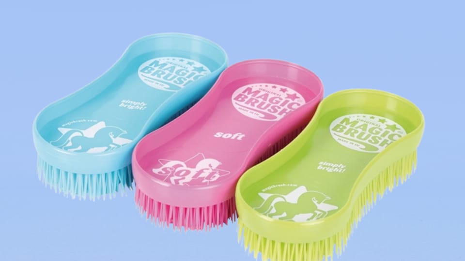 Harry's Horse Magic Brush set Classic _ Paardenborstel.png Harry's Horse Magic Brush set Classic _ Paardenborstel.png