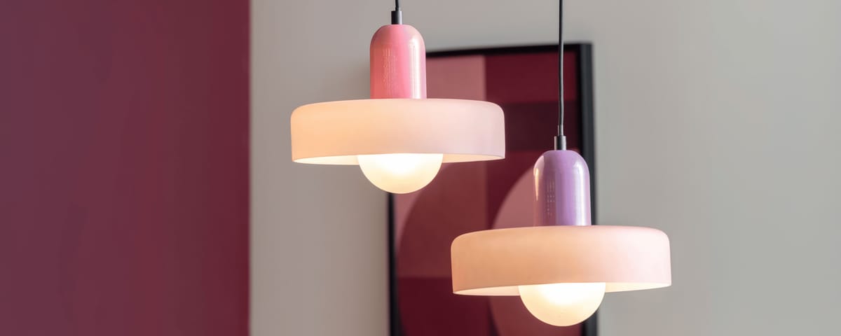 Moderne meubels en verlichting