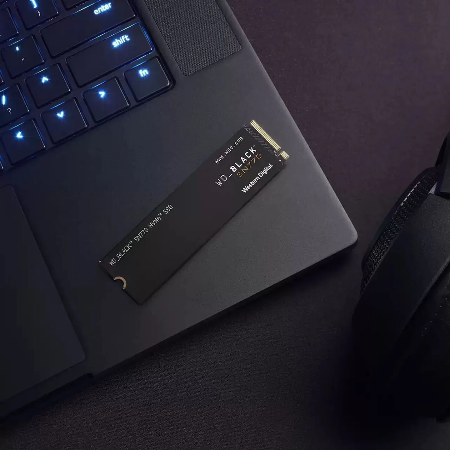 wd-black-sn770-laptop.jpg
