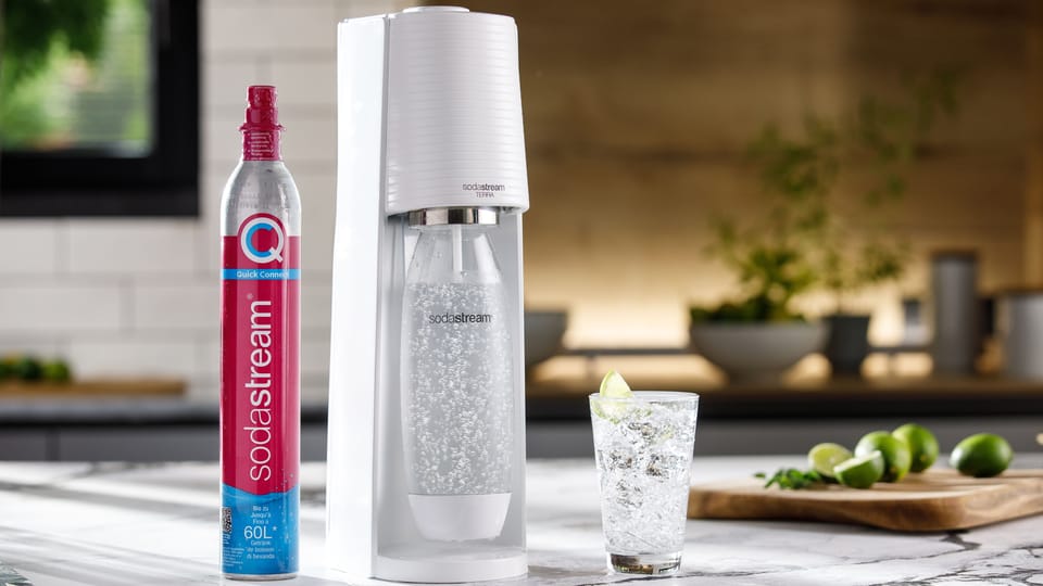 Witte Sodastream met navulfles Witte Sodastream met navulfles