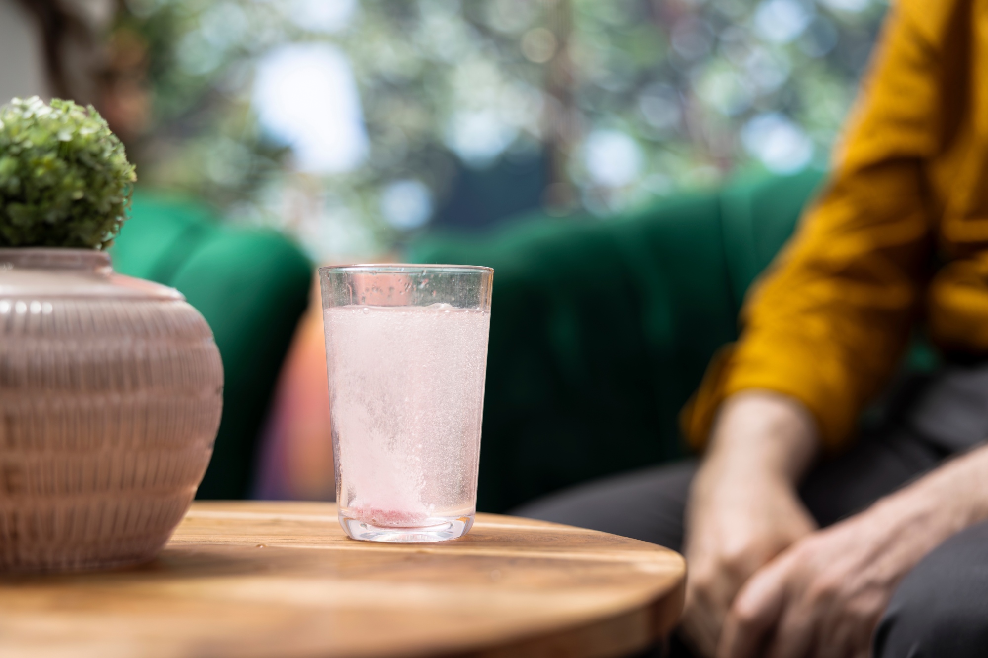 Vaso con antiácido efervescente