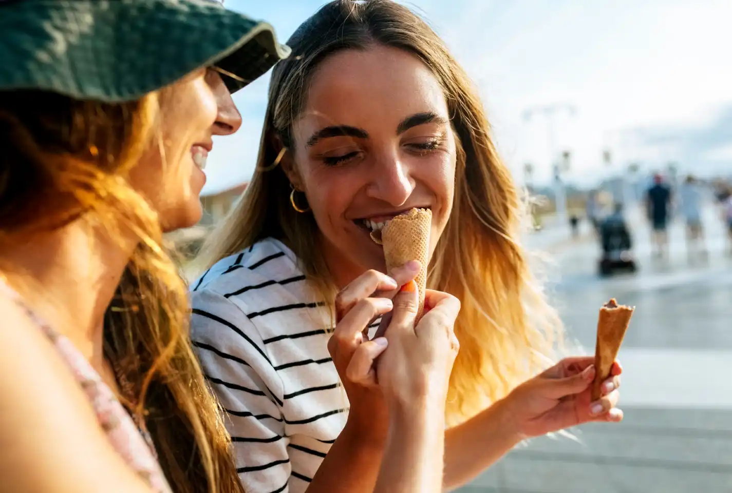 girls eating icecream